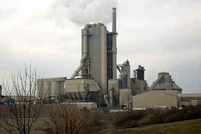 Rugby Cement Works - source aggregatesresearch.com